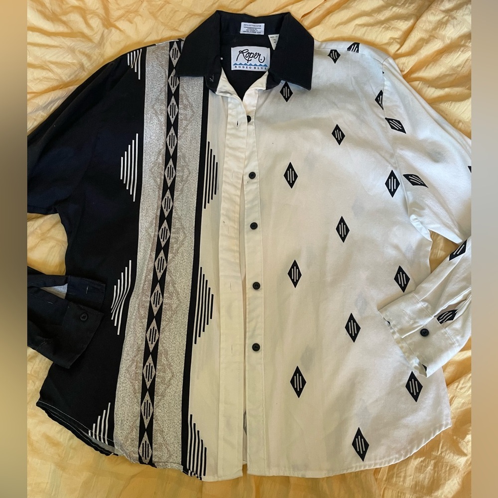 VINTAGE Women’s Roper Western Cowgirl Rodeo Long sleeve shirt! Medium button up!
